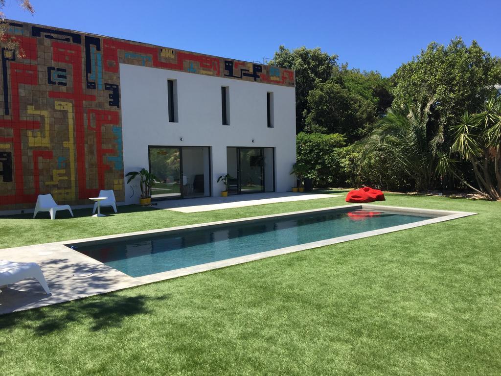 Le Cube Hotel Design A Hyeres Plage Avec Piscine Et Cuisine Esterno foto